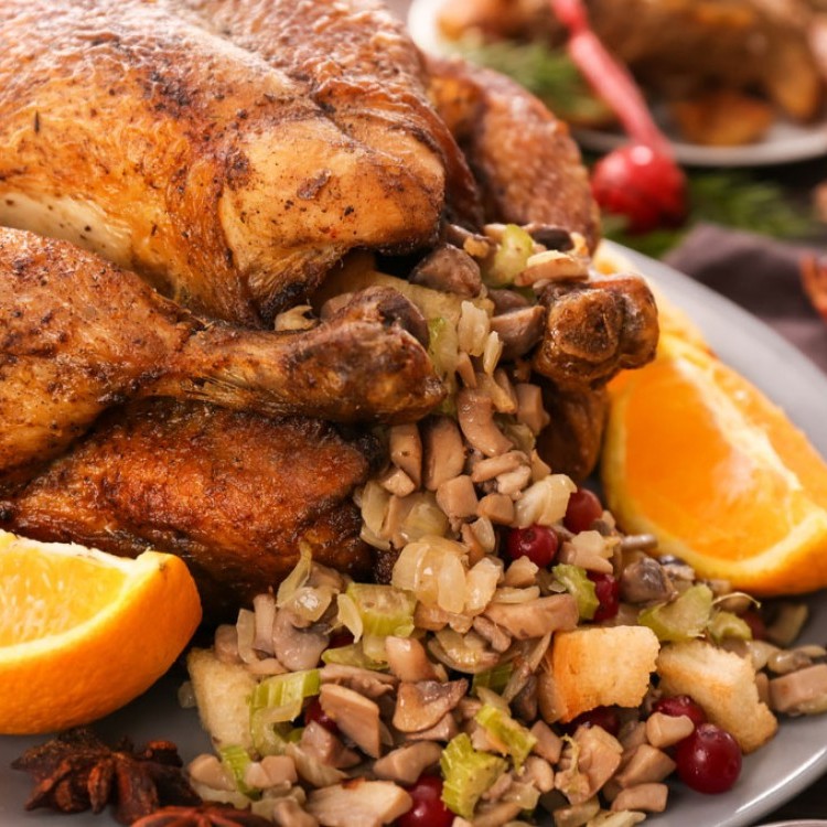 ديك رومي محشي بالفريك
