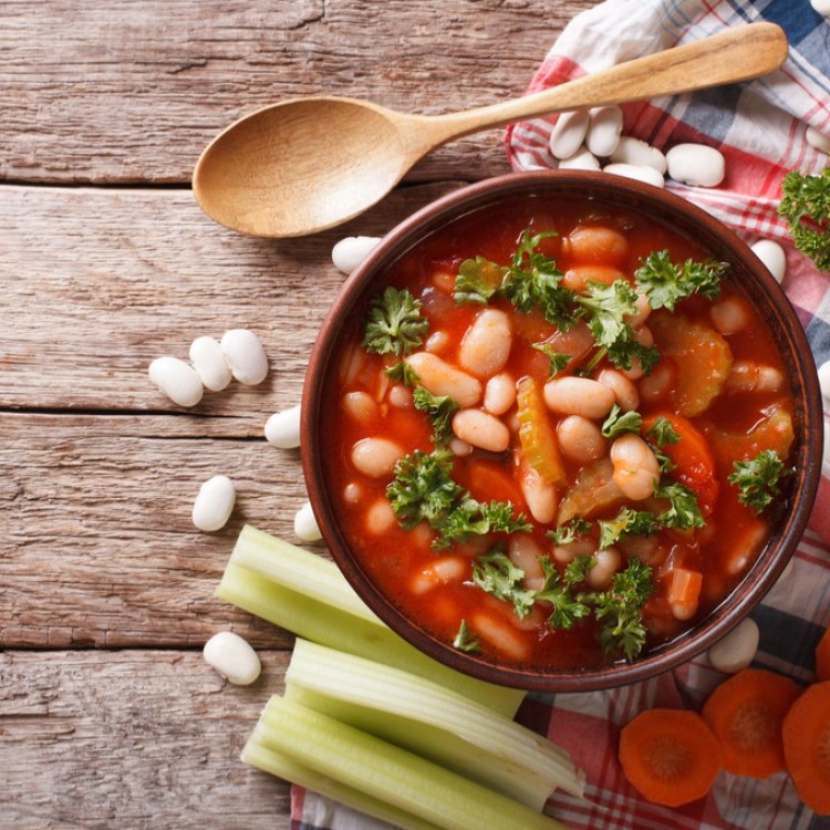 شوربة الفاصوليا البيضاء مع الجزر