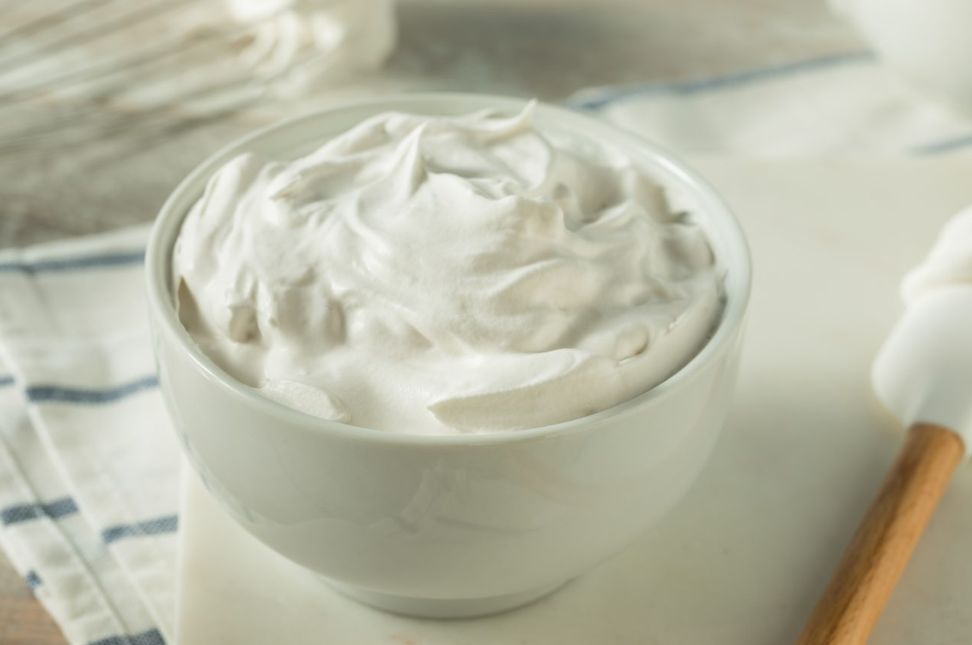 الفرق بين كريمة الطبخ وكريمة الخفق الكريم شانتيه Chantilly Cream