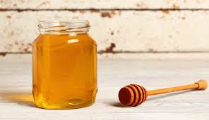وصفة العسل مع الماء الدافئ وفوائدها العظيمة