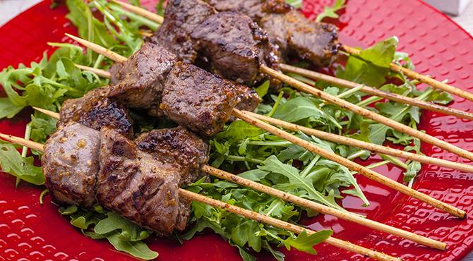 ms_s01_sh29_garlic_mustard_grilled_beef_skewers_img_9874_662108