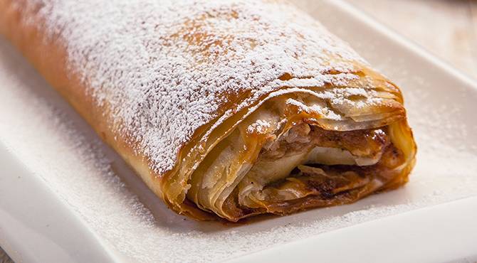 sm_s02_sh07_apple_strudel_with_homemade_dough_img_0847_121776