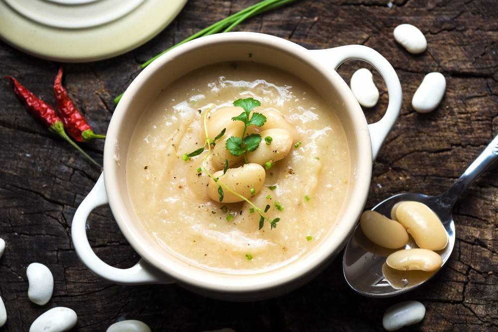 طريقة عمل شوربة الفاصوليا الكريمي https://food.ouklat.com/wp-content/uploads/2020/04/03c876f6be5fb246efd36004d0d4a429a9ae7319-3.jpg