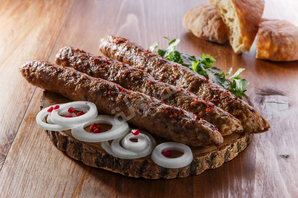 طريقة عمل الكفتة الإيطالية بالجبن البارميزان https://food.ouklat.com/wp-content/uploads/2020/04/13b691629698e92b76478ec448200f33d9c76930-3.jpg