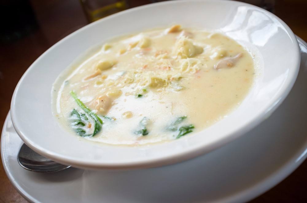طريقة عمل شوربة البطاطس بالكريمة و السجق الإيطالي https://food.ouklat.com/wp-content/uploads/2020/04/23a2c82e6b2541f480617e66737675e36a5ca642-3.jpg