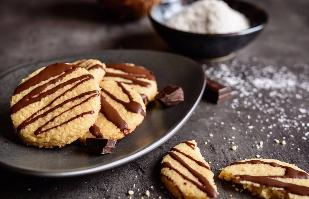 طريقة عمل كوكيز بصوص الشيكولاتة https://food.ouklat.com/wp-content/uploads/2020/04/3bf60cac97ac65854b3eeaca2768f43d56ec580a-3.jpg