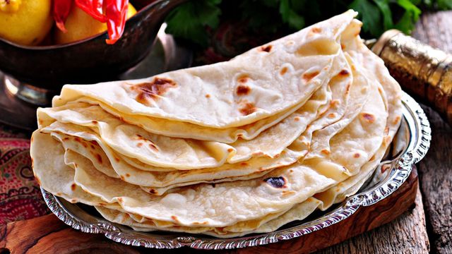طريقة عمل الخبز العربي للشاورما