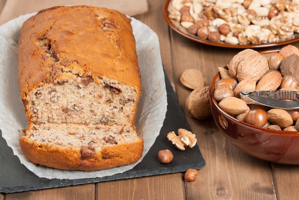 طريقة عمل كيك بالشيكولاتة والمكسرات https://food.ouklat.com/wp-content/uploads/2020/04/5da65ff62fb85bc19bf0063ed4c46b84292a77e4-3.jpg