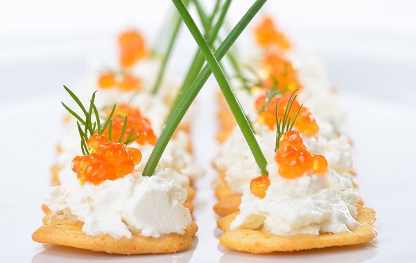 appetizers-with-caviar اطباق جانبية مع السمك المقلي و المشوي