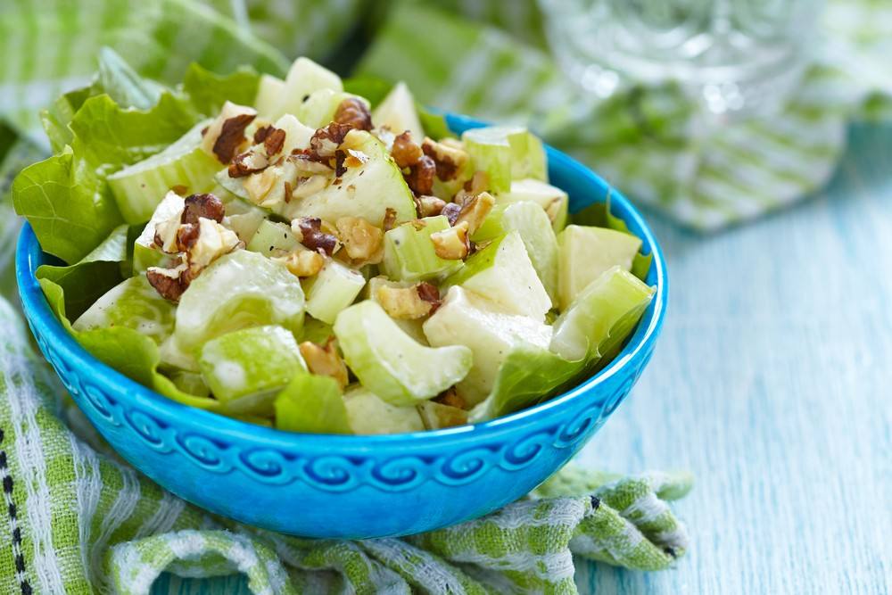 طريقة عمل سلطة الكرفس بالتفاح الأخضر https://food.ouklat.com/wp-content/uploads/2020/04/b6c894d34fba638f945156bfd5ae1e7cfdb25913-3.jpg