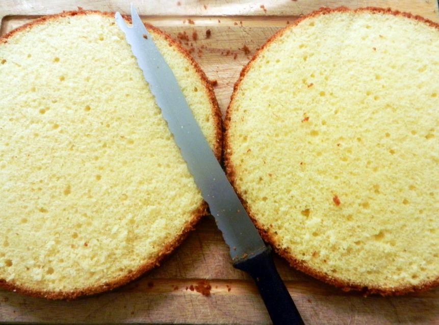 طريقة تزيين الكيكة الاسفنجية