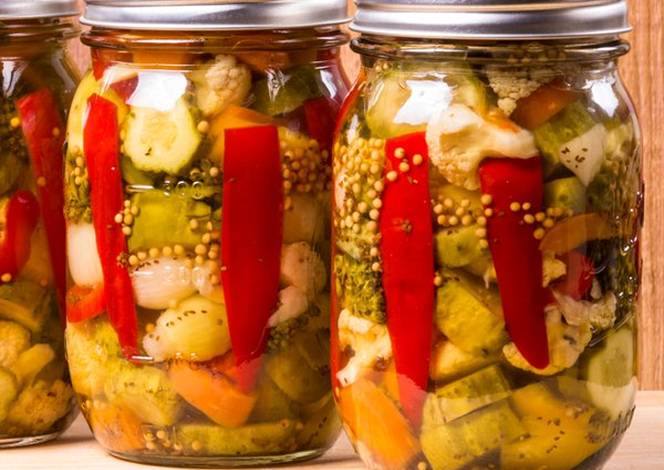أسهل طريقة لعمل طرشى الخضروات https://food.ouklat.com/wp-content/uploads/2021/04/c5ccaca93bc566c65165e1c6fbaaa45c862d4c2e-2.jpg