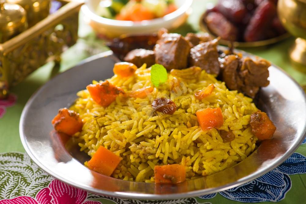 طريقة عمل أرز بسمتي سعودي بالجزر https://food.ouklat.com/wp-content/uploads/2021/04/eb8eed38b41054ec9e76906af62475237410e732-2.jpg