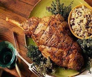 طريقة عمل فخذ خروف محشي https://food.ouklat.com/wp-content/uploads/2021/10/af50376f12d988bc468c2eed36922067da09e0cc-2.jpg